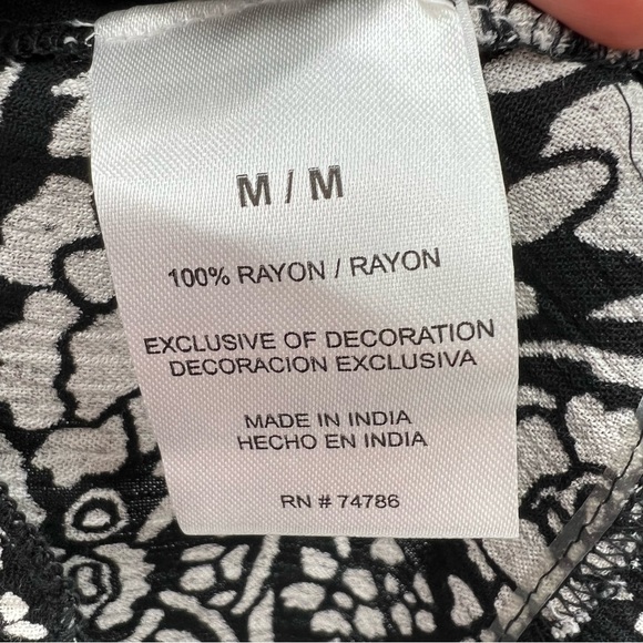 Bila sleeveless top tie front top ladies size M. - Picture 5 of 7